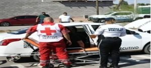 Mujer lesionada en accidente vial