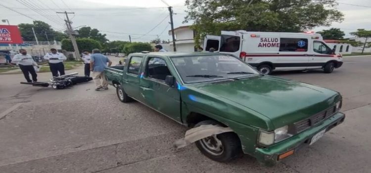 Motociclistas resultan heridos en accidente vial