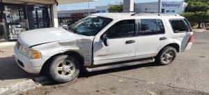 Se pasa el semáforo y ocasiona un accidente