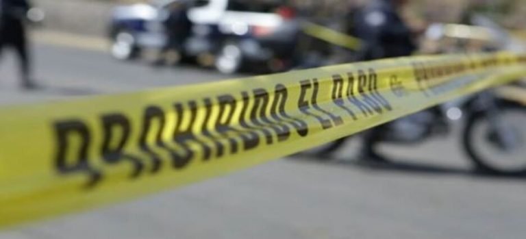 Encuentran a marino colgado de un juego infantil