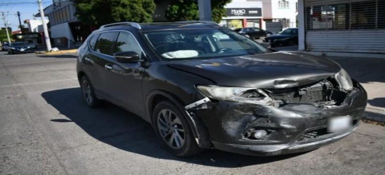 Accidente vial en el cruce de las calles Gabriel Leyva y Francisco I Madero
