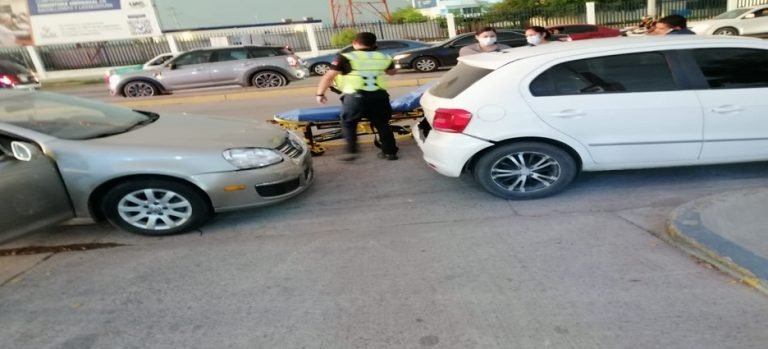 Mujer resulta lesionada por una carambola