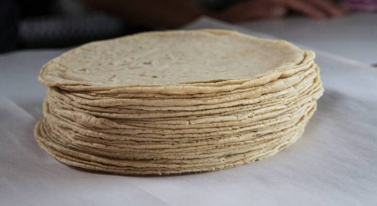 Se acuerda bajar dos pesos al costo de la tortilla en Sinaloa
