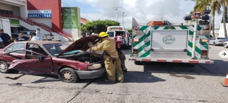 Accidente vial en Heriberto Valdez y Guillermo Prieto