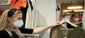 Canaco asegura que clientes no quieren hacer uso del cubrebocas