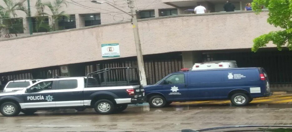 Movilización de las autoridades por un sujeto armado en el seguro social