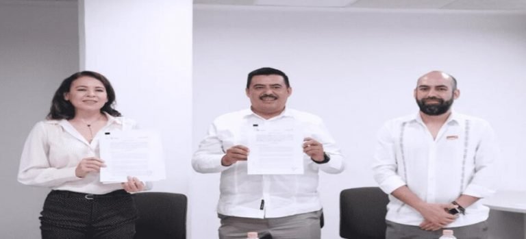 Firma de convenio entre Sippina y World Vision