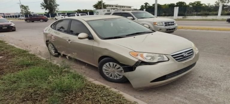Accidente en el bulevar Antonio Rosales y Poseidón