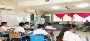 Solo 2 maestros para la escuela primaria Canuto Ibarra Guerrero