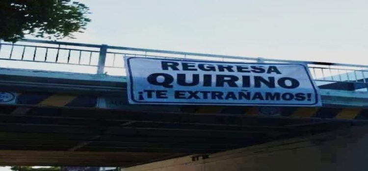 Aparecieron mantas en puentes de Sinaloa, pidiendo el regreso del ex gobernador Quirino