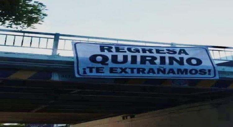 Aparecieron mantas en puentes de Sinaloa, pidiendo el regreso del ex gobernador Quirino
