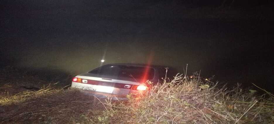 Accidente en un canal de la carretera estatal Lateral 18