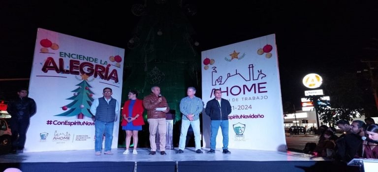 Encienden los adornos navideños en Los Mochis