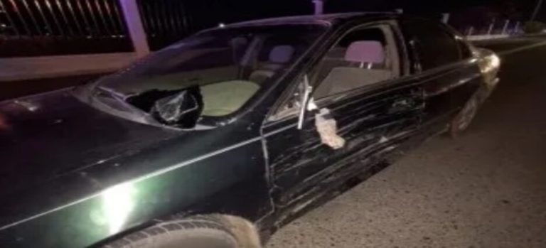 Un honda fue impactado por un tráiler