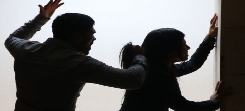 Sentenciado a dos años de cárcel por el delito de violencia familiar