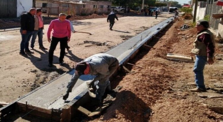 El alcalde asegura que las obras de pavimentación van en tiempo y forma