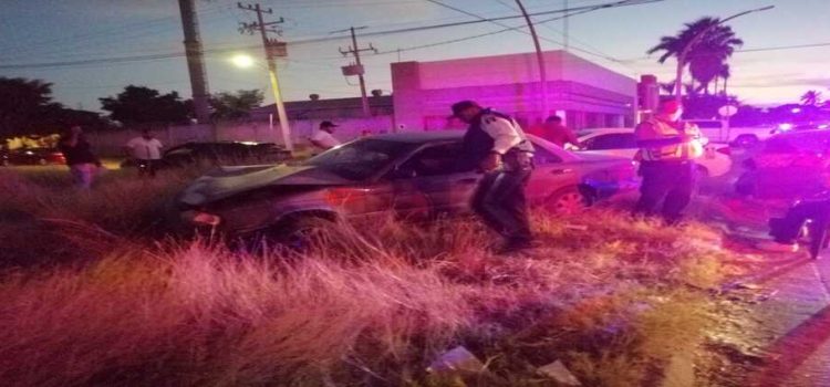 Accidente vial en el centro de Los Mochis deja dos mujeres lesionadas