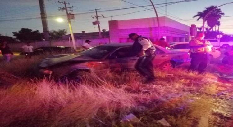 Accidente vial en el centro de Los Mochis deja dos mujeres lesionadas