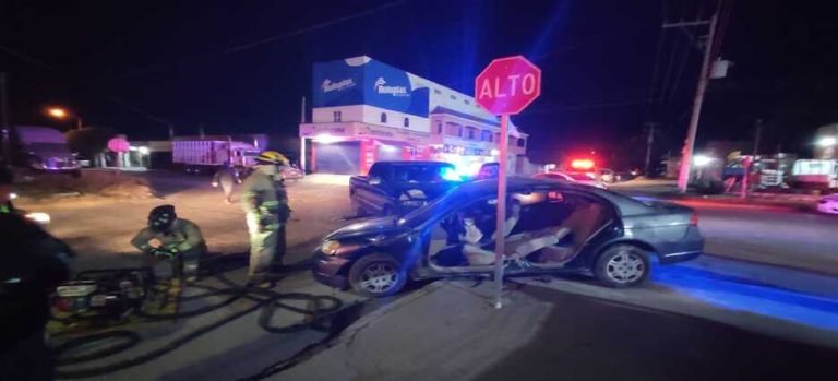 Dos personas quedan prensadas tras sufrir un accidente vial