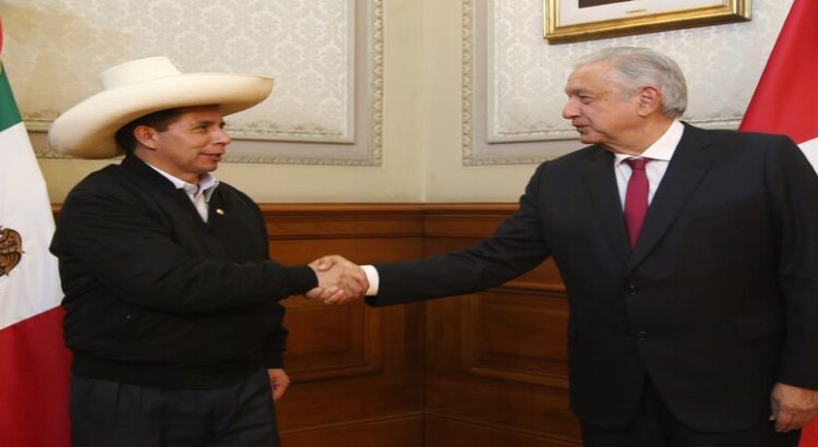 AMLO solo reconoce a Pedro Castillo como presidente de Perú