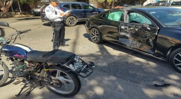 Motociclista resultó lesionado en accidente por la avenida Independencia