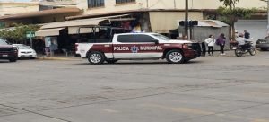 Sujeto se llevó 2 mil pesos tras asaltar una farmacia