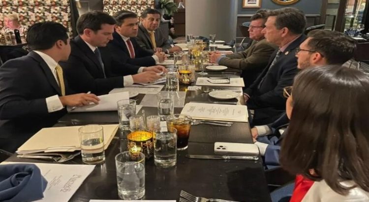 Javier Gaxiola Coppel promueve a Sinaloa en Phoenix