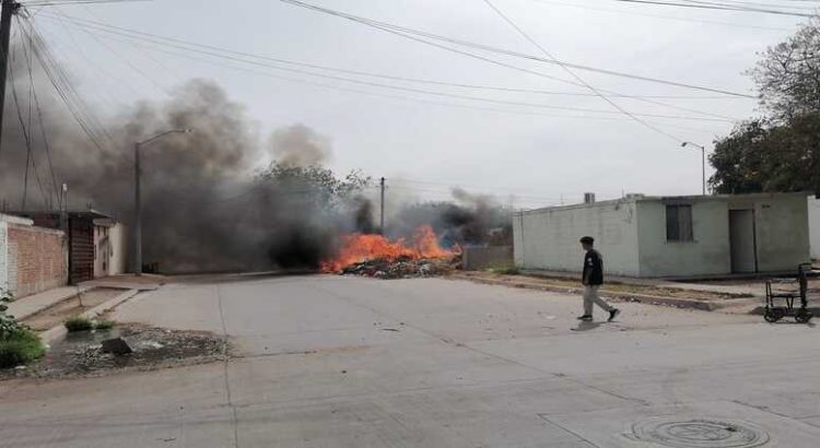 En el fraccionamiento Santa Mónica se reportaron varios incendios