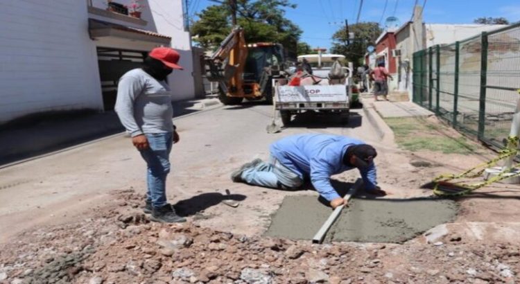 Autoridades municipales realizan trabajo intensivo de bacheo