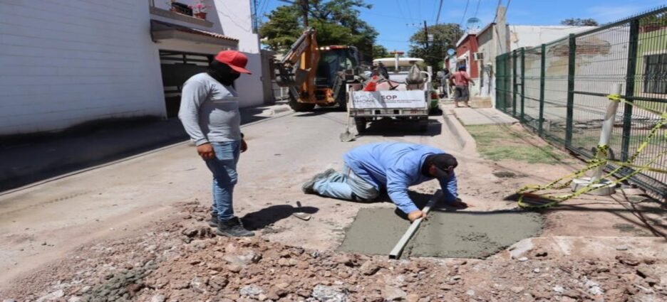 Autoridades municipales realizan trabajo intensivo de bacheo