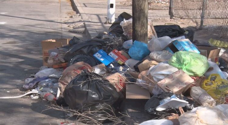 El alcalde exige disculpa por incumplimiento de recolección de basura