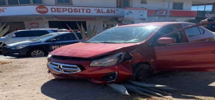 Autoridades emprenden persecución por dos mujeres alcoholizadas