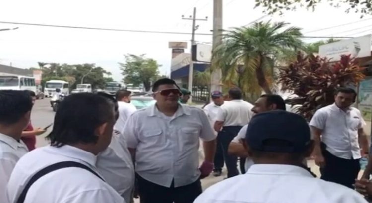 Conductores del transporte público exigen sus derechos laborales