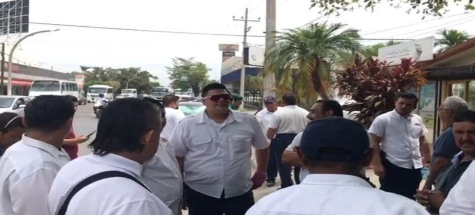 Conductores del transporte público exigen sus derechos laborales