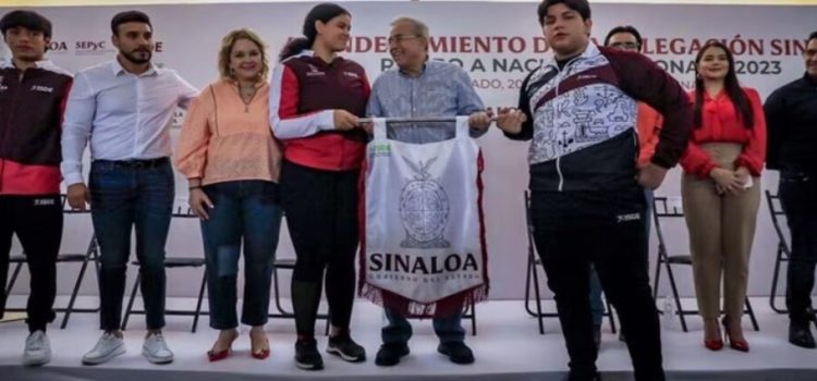 Rubén Rocha abandera delegación Sinaloense rumbo a las Nacionales Conade 2023