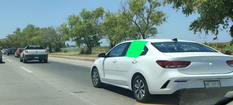 Ciudadanos hicieron una caravana para apoyar a los agricultores del estado