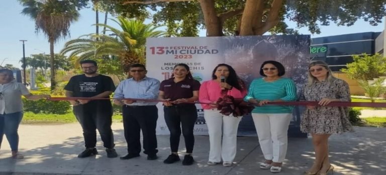 Inauguran la exposición fotográfica en el marco de los 120 años de aniversario de Los Mochis