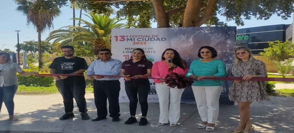 Inauguran la exposición fotográfica en el marco de los 120 años de aniversario de Los Mochis