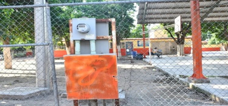 Sinaloa tiene 40 escuelas de nivel básico con red eléctrica obsoleta
