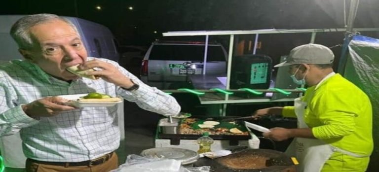Gerardo Vargas comió tacos en la polémica taquería «Los Jariosos»