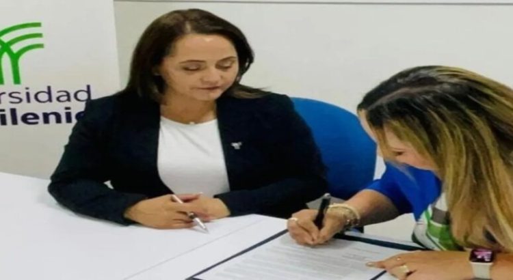 AMMJE y TECMilenio firman convenio para capacitar a mujeres empresarias