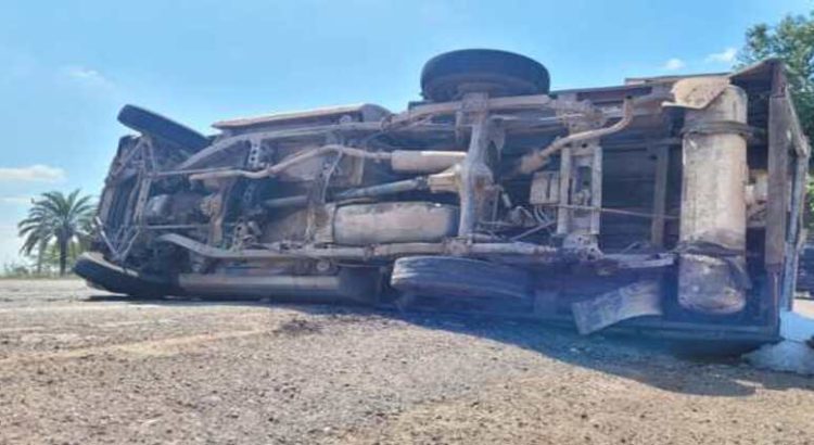 Accidente de tránsito tipo volcadura en Los Mochis