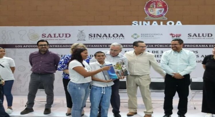Beneficencia Pública de Sinaloa y Rubén Rocha entregaron apoyos a 483 personas