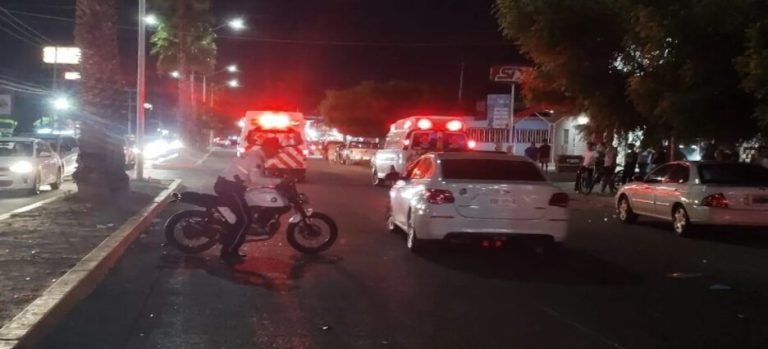 Motociclista y peatón terminan hospitalizados