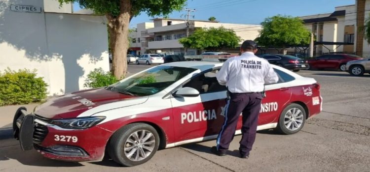 Roban motocicleta en el fraccionamiento Valle del Rey