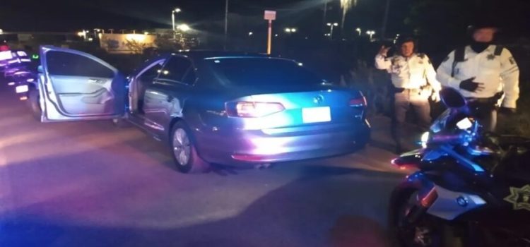 Detienen  a una joven por conducir con las luces apagas