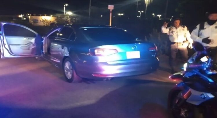 Detienen  a una joven por conducir con las luces apagas