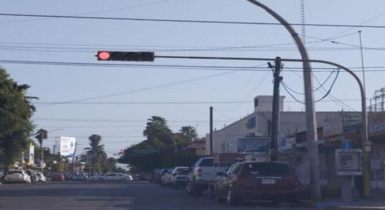 Instalación de infraestructura para nuevos semáforos va al 70%