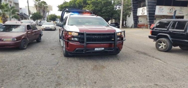 Le roban a un motociclista en la colonia Rubén Jaramillo
