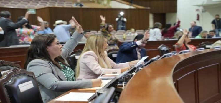 Aprueban instituir el Parlamento de Mujeres de Sinaloa